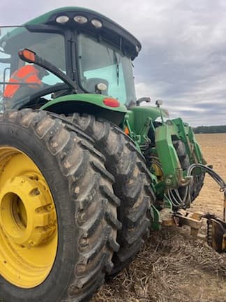 Image of John Deere 8335R equipment image 4