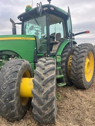Image of John Deere 8335R equipment image 1
