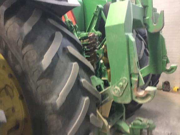 Image of John Deere 8335R equipment image 1