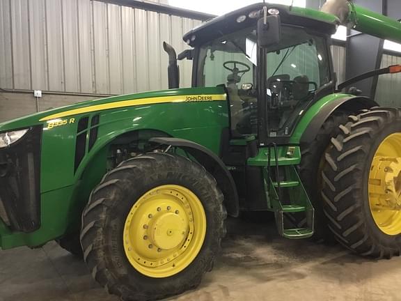 Image of John Deere 8335R Primary image