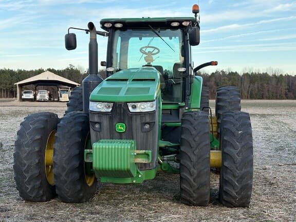 Image of John Deere 8335R equipment image 1