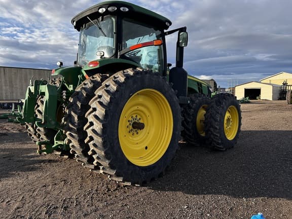 Image of John Deere 8335R equipment image 3