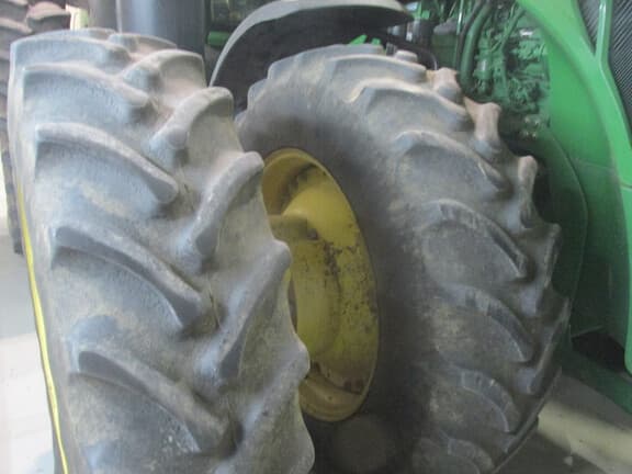 Image of John Deere 8360R equipment image 3
