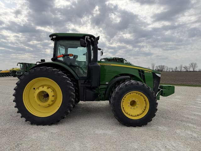 Image of John Deere 8360R equipment image 3