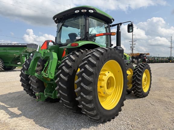 Image of John Deere 8360R equipment image 4