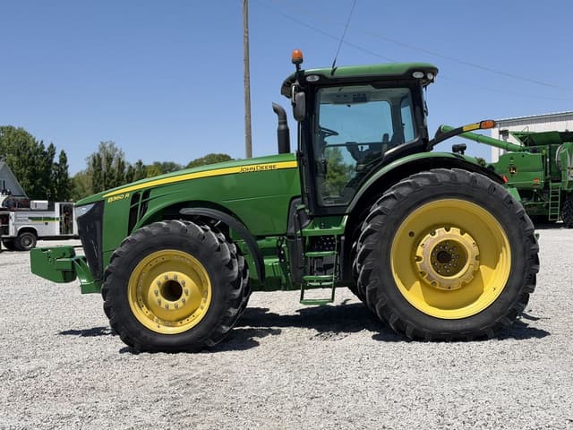 Image of John Deere 8360R equipment image 2
