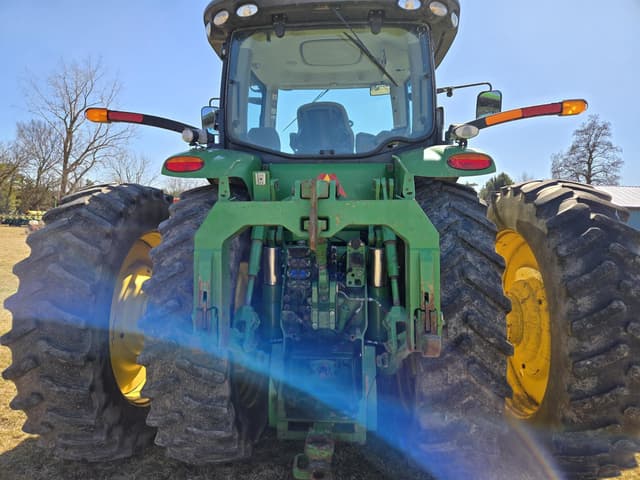 Image of John Deere 8360R equipment image 4