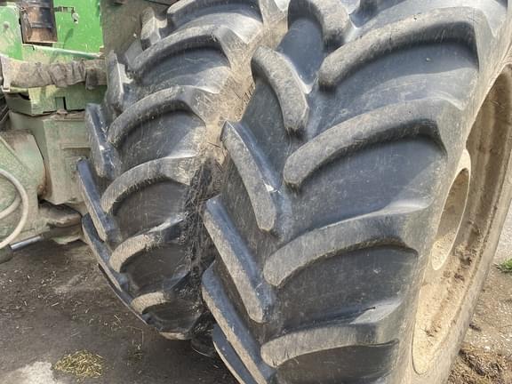 Image of John Deere 9410R equipment image 4