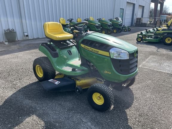 Image of John Deere D110 equipment image 2