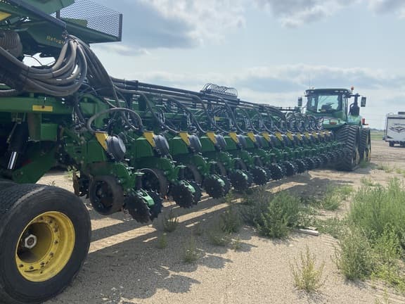 Image of John Deere DB90 equipment image 3