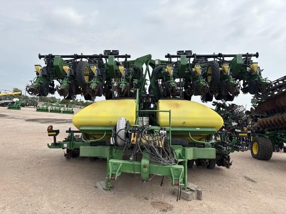 Image of John Deere DR24 Primary Image