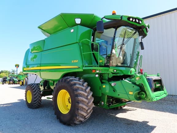 Image of John Deere S550 equipment image 1