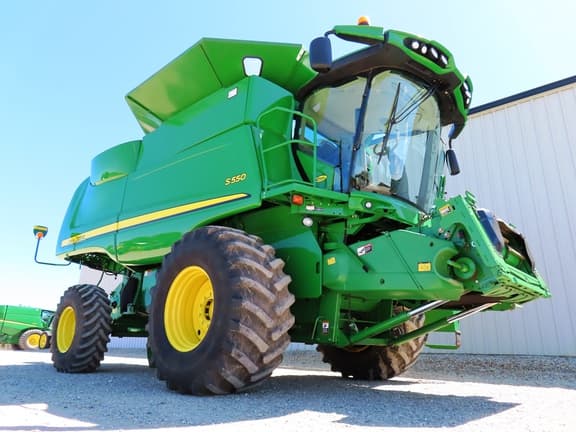 Image of John Deere S550 equipment image 3