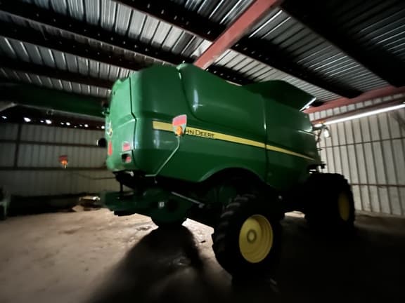 Image of John Deere S660 Image 1