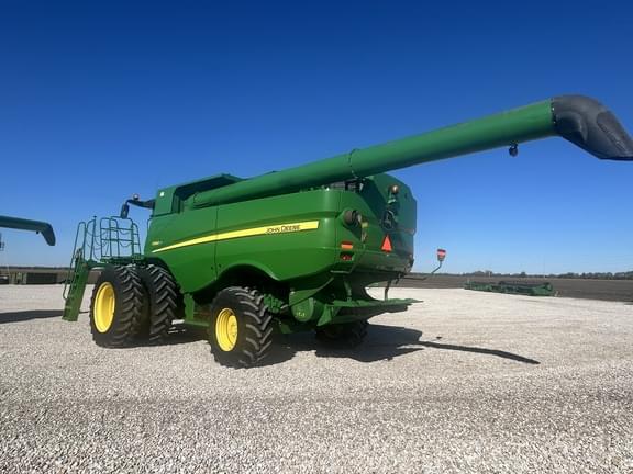Image of John Deere S660 equipment image 2