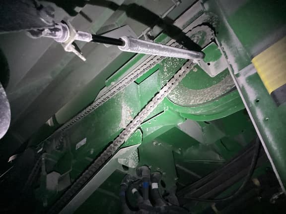 Image of John Deere S660 equipment image 3