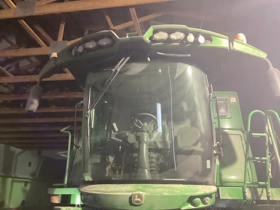Image of John Deere S660 Primary image