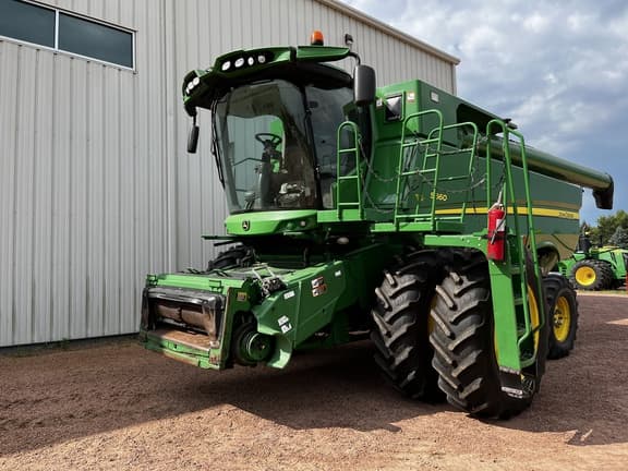 Image of John Deere S660 equipment image 1