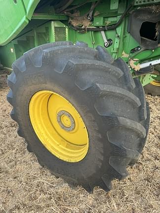 Image of John Deere S670 equipment image 2