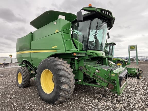 Image of John Deere S670 equipment image 1