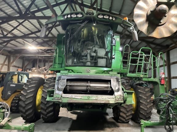 Image of John Deere S670 equipment image 1