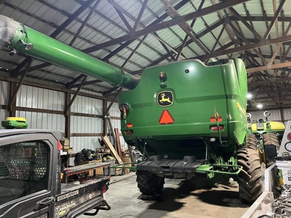 Image of John Deere S670 equipment image 2