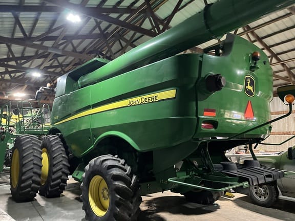 2012 John Deere S670 Equipment Image0