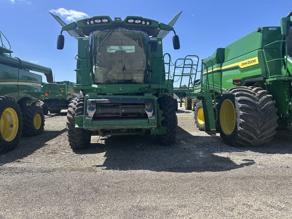 Image of John Deere S670 equipment image 1