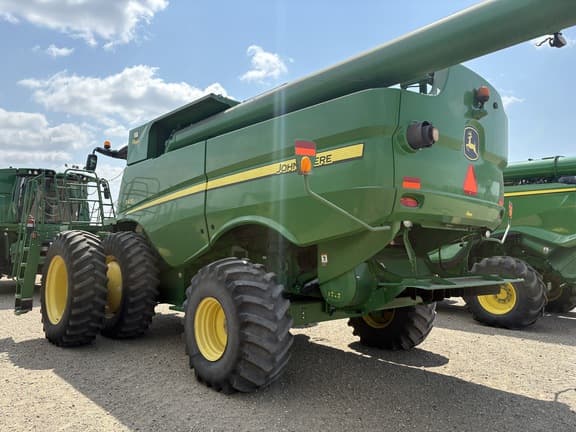 Image of John Deere S670 equipment image 3
