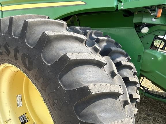 Image of John Deere S680 equipment image 3