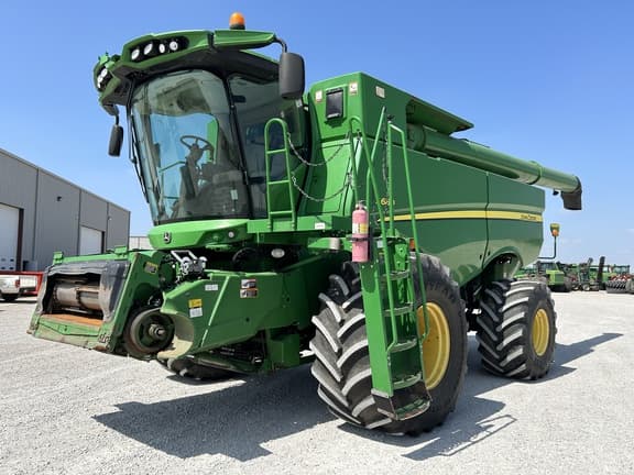 Image of John Deere S680 Primary image