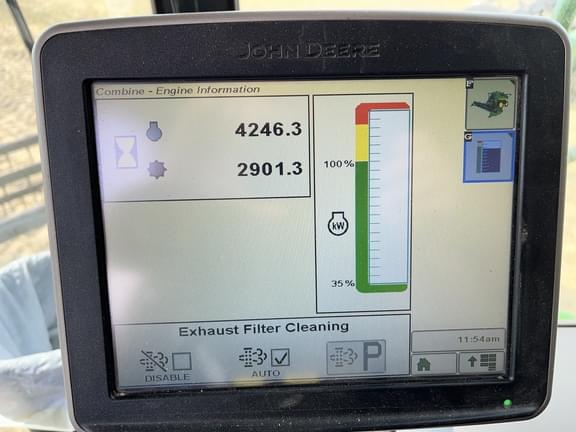 Image of John Deere S680 equipment image 4