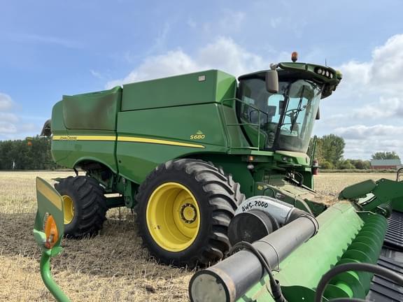 Image of John Deere S680 Primary image