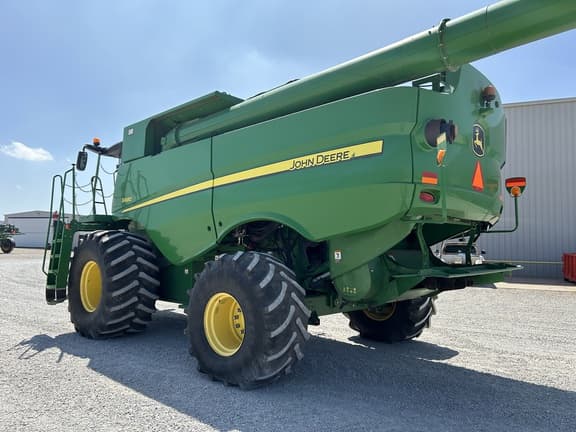Image of John Deere S680 equipment image 2