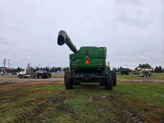 Image of John Deere S680 equipment image 3