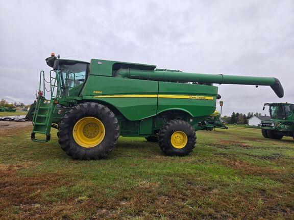 Image of John Deere S680 equipment image 1