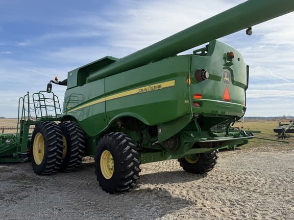 Image of John Deere S680 equipment image 2