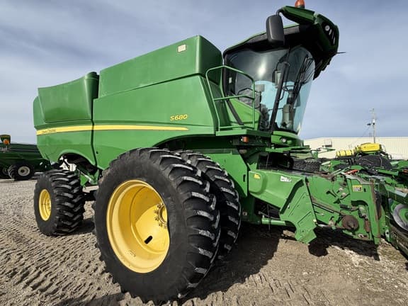 Image of John Deere S680 Primary image