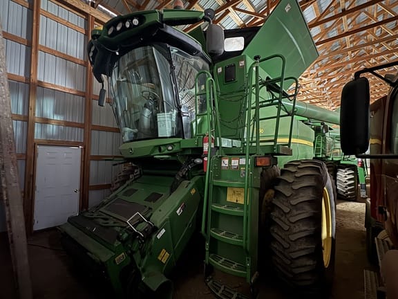 2012 John Deere S690 Equipment Image0