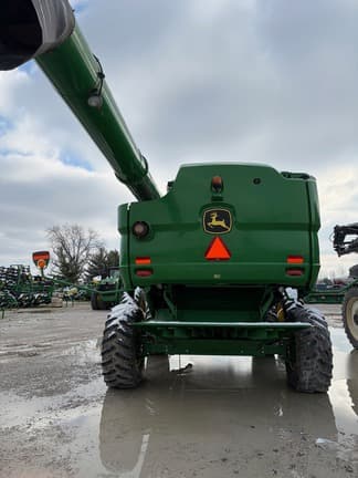 Image of John Deere S690 equipment image 3