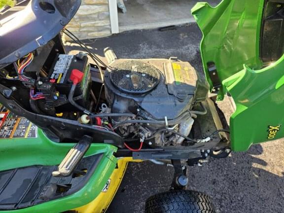 Image of John Deere X300 equipment image 4