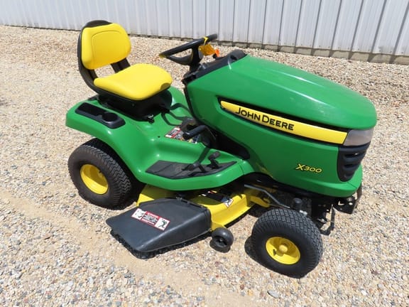 2012 John Deere X300 Equipment Image0