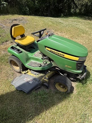 2012 John Deere X320 Equipment Image0