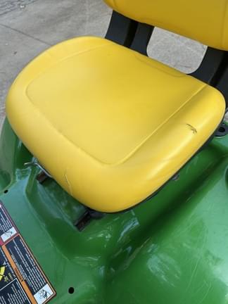 Image of John Deere X320 equipment image 4
