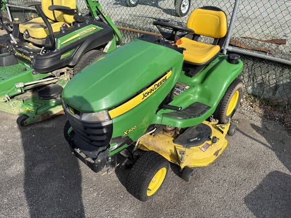 Image of John Deere X320 equipment image 2