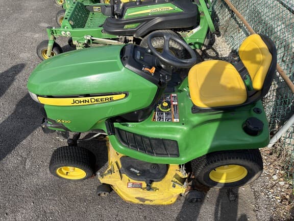 Image of John Deere X320 equipment image 3
