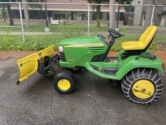 2012 John Deere X720 Equipment Image0