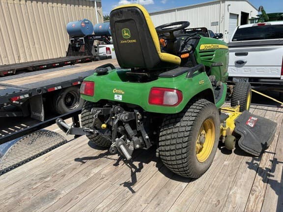 Image of John Deere X724 equipment image 3