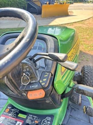 Image of John Deere X728 equipment image 4