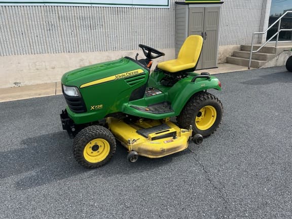 Image of John Deere X728 equipment image 1